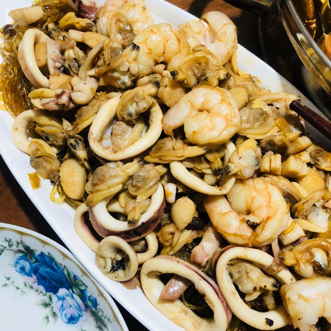 去餐厅必点的粤式虾皇粉丝煲