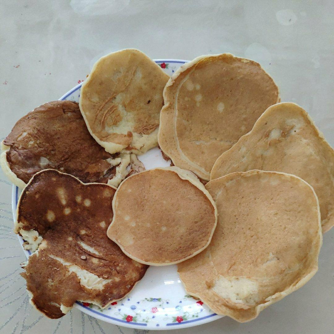 【减脂早餐】无油香蕉松饼（超简单）