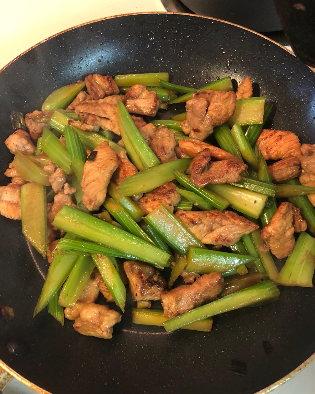 西芹炒肉
