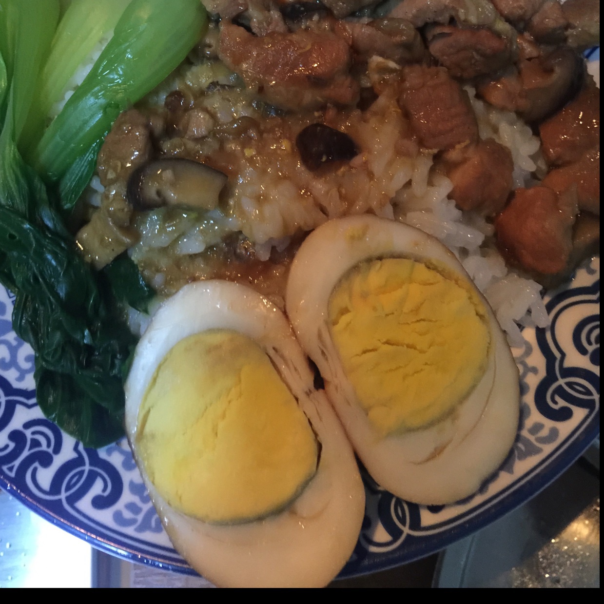 洋葱酥卤肉饭