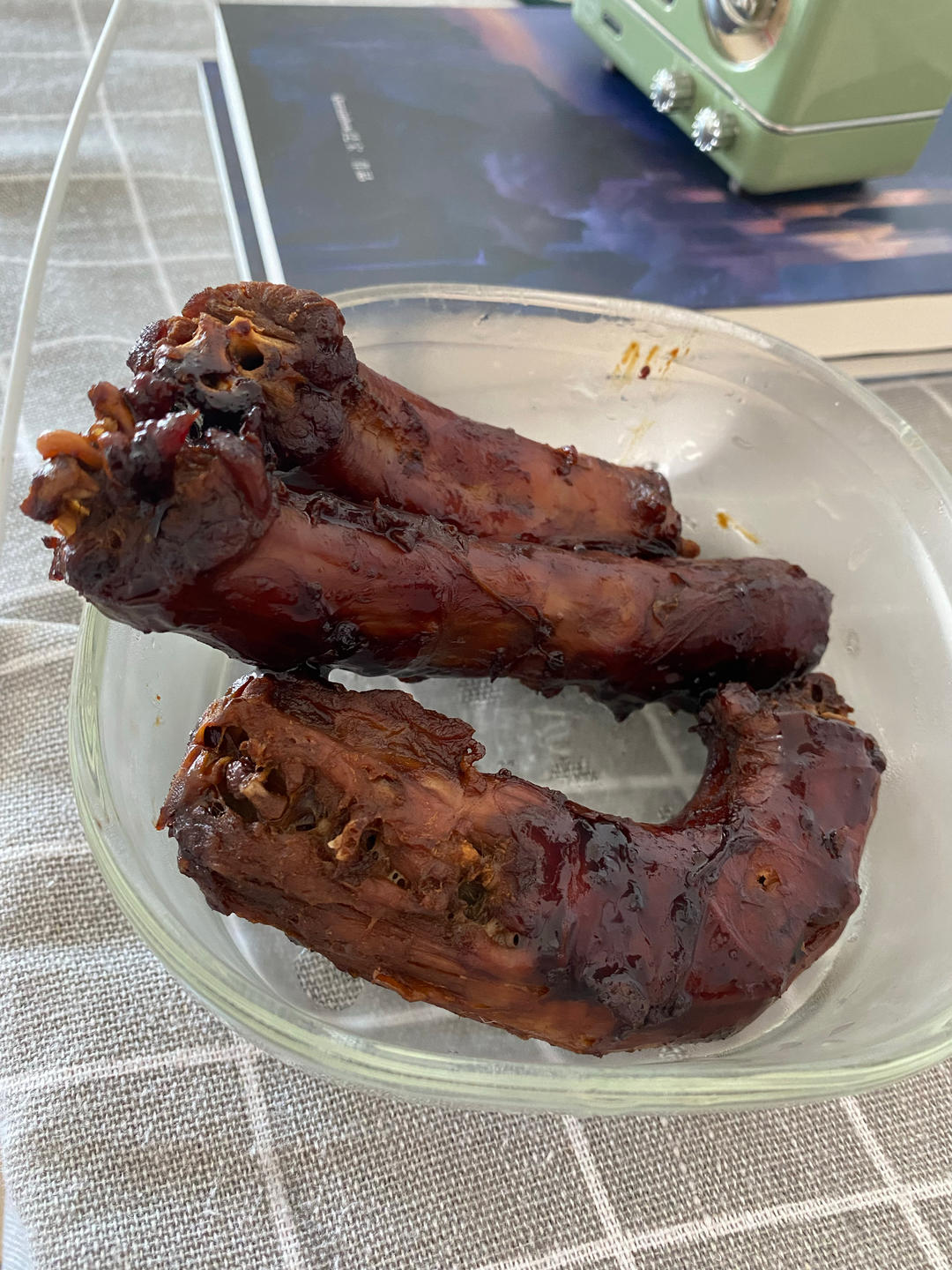 周黑鸭版鸭脖子（好吃到舔手指）