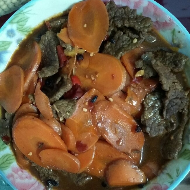 胡萝卜烧牛肉