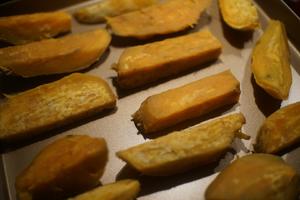 自制红薯干🍠｜三蒸三烤，软糯无添加的做法 步骤1