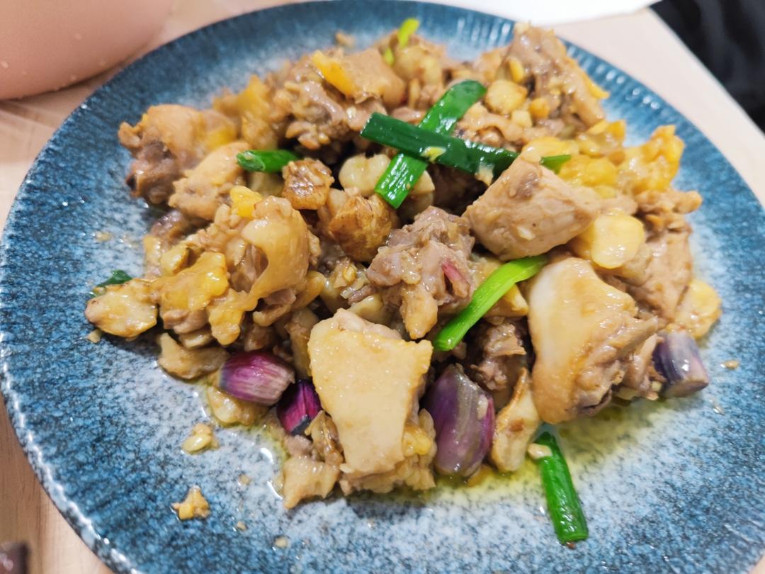 香味十足的沙姜鸡煲