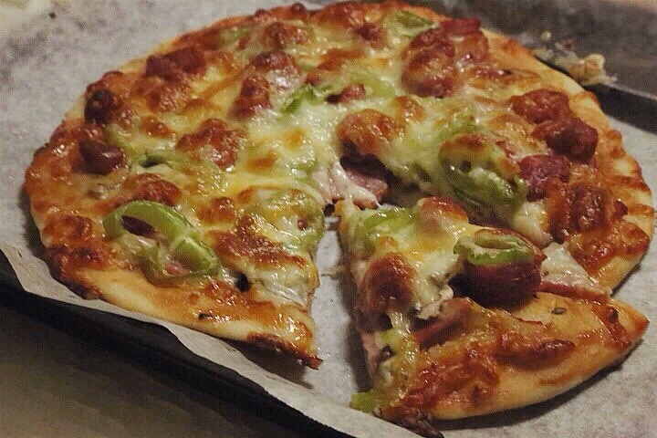 厚底鲜虾培根披萨