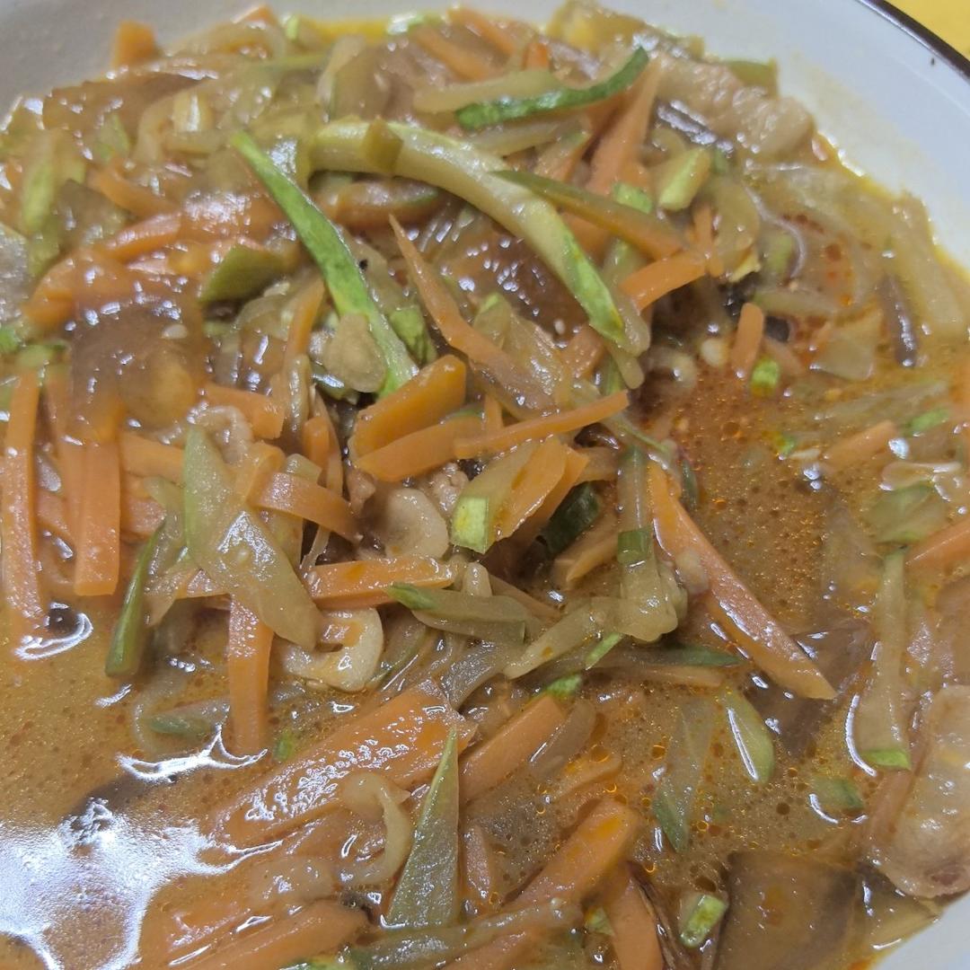 蚌埠小孩最爱的—拉皮炒肉丝
