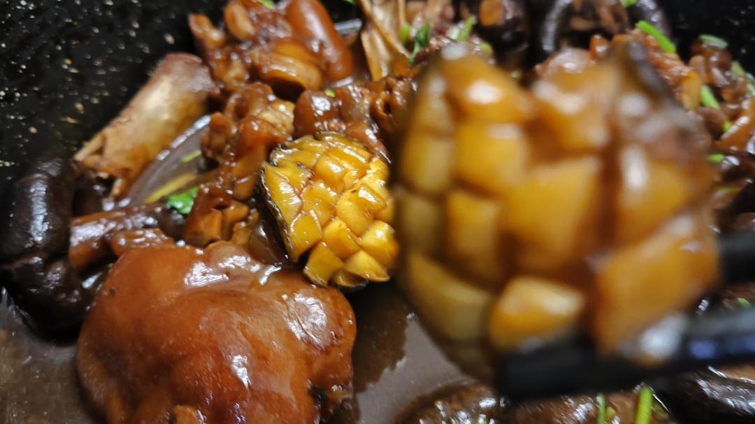 鲍鱼香菇煨猪手