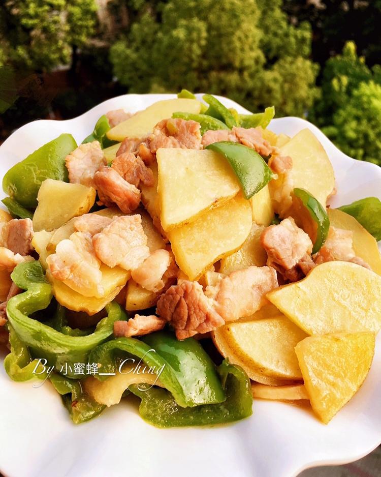 青椒土豆片炒肉