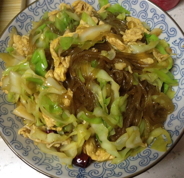 包菜粉丝炒鸡蛋