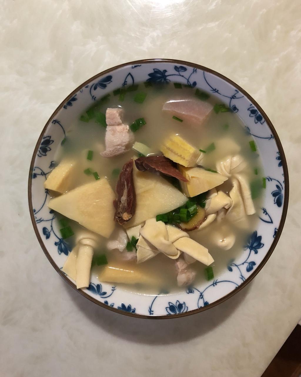 冬笋版腌笃鲜