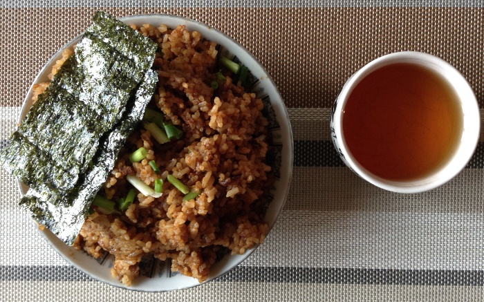 据说是 正宗酱油炒饭