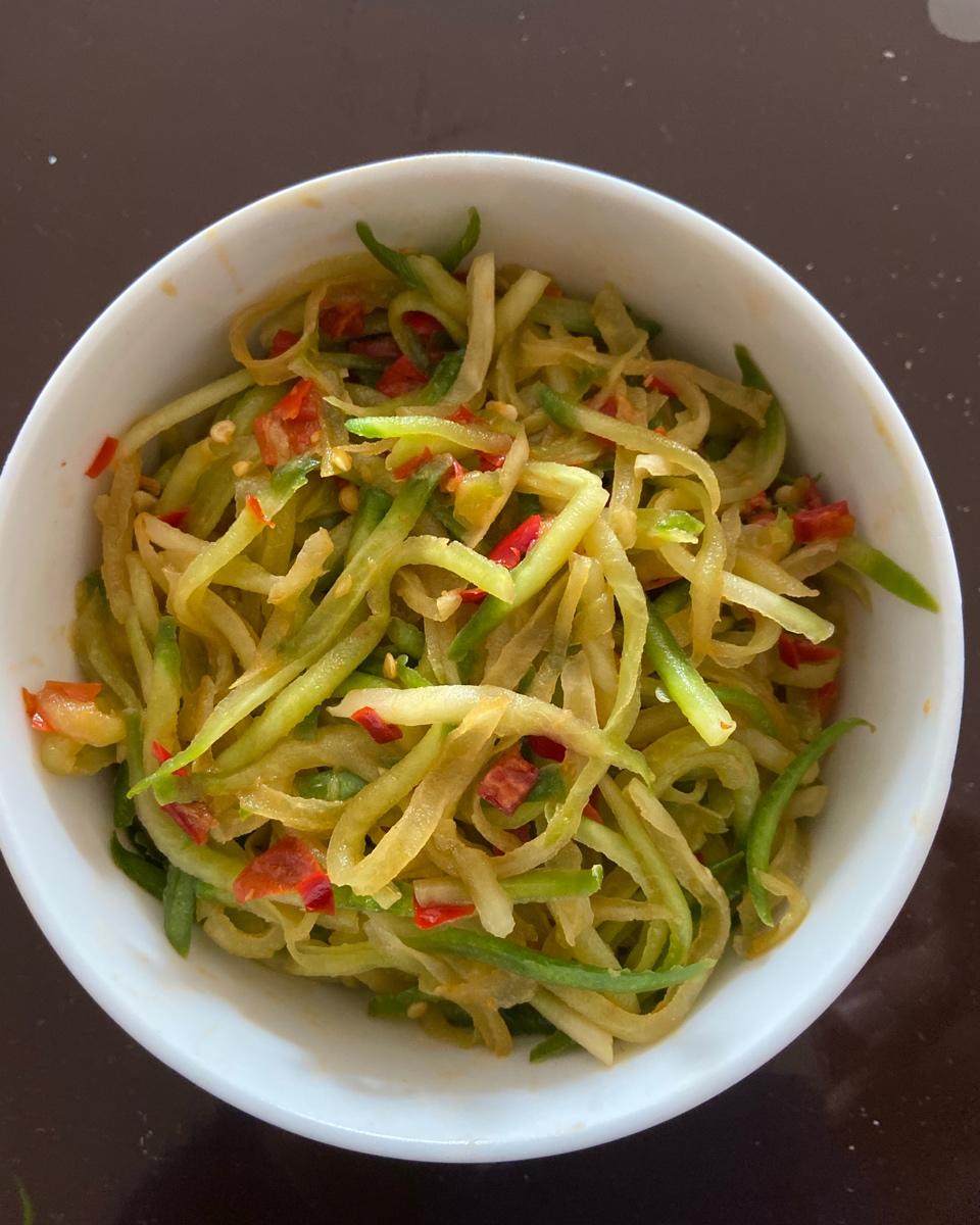 酸甜可口的凉拌青萝卜