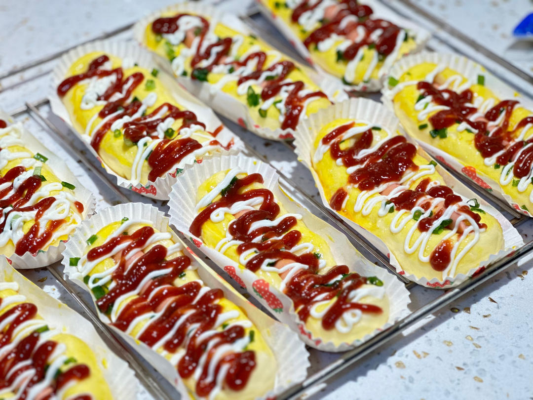 火腿香葱肉松面包