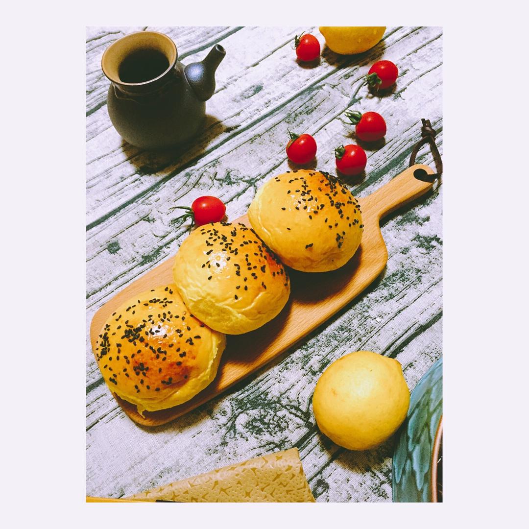 清雅1010做的胡萝卜小黄鸭面包