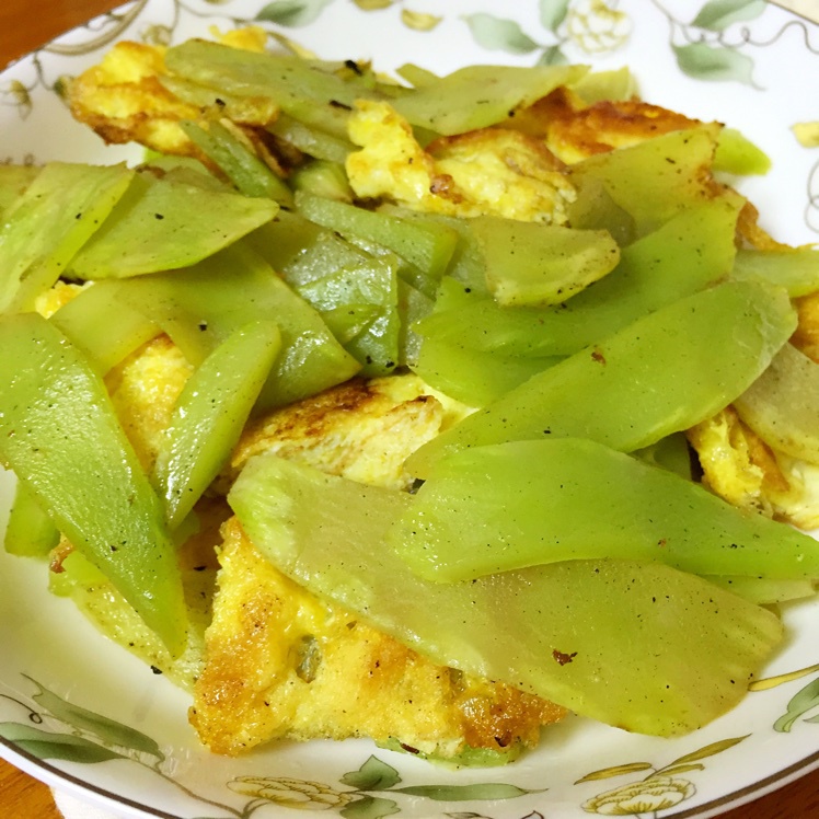 莴笋炒蛋