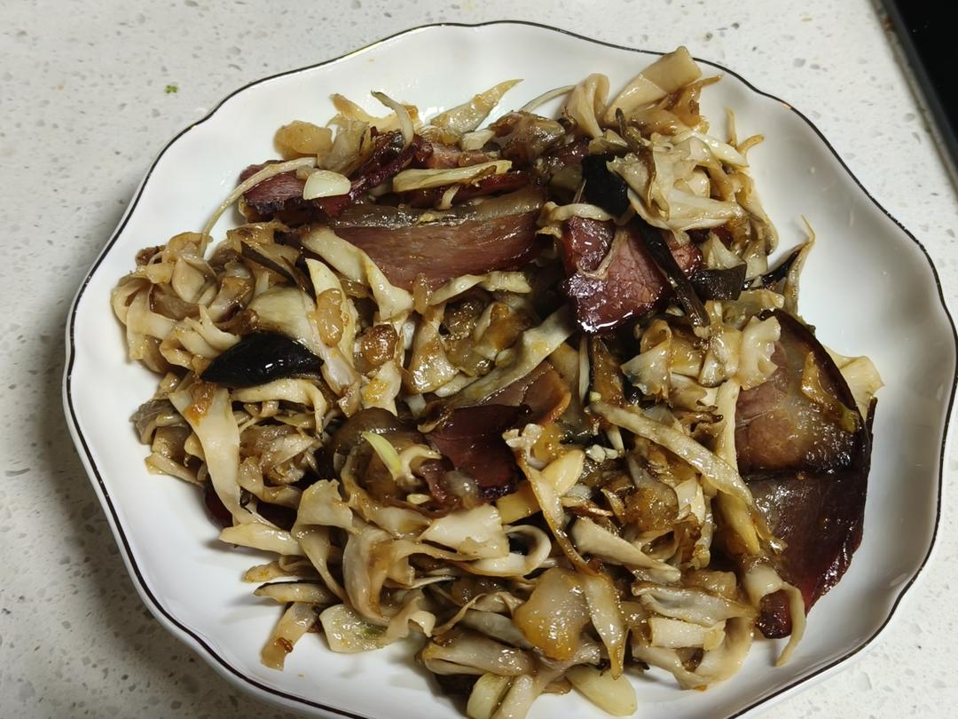 两个人一起炫饭啦！