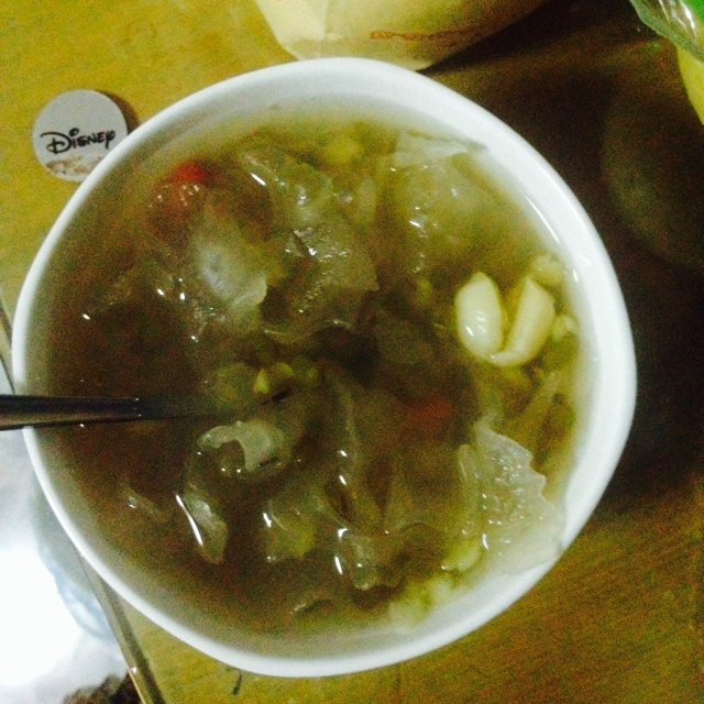 银耳莲子绿豆汤