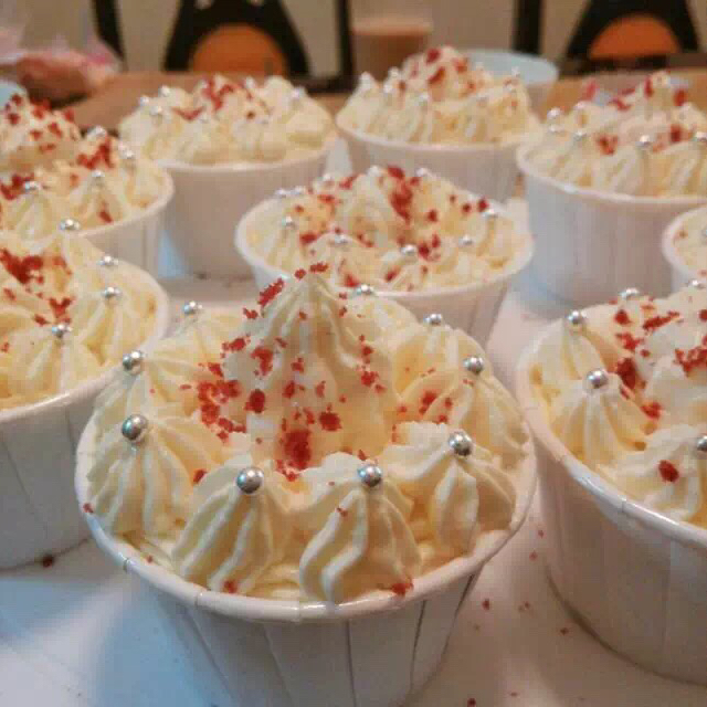 传统红丝绒杯子蛋糕（极软无泡打粉）Red velvet cupcake
