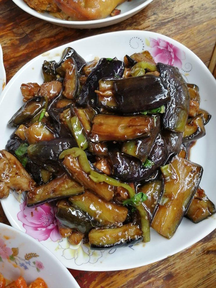 qianqian爱美食做的少油的红烧茄子家常版