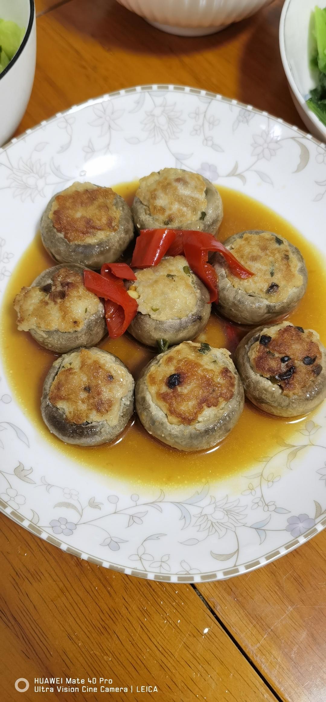 不会剩下一滴汤汁的口蘑酿肉