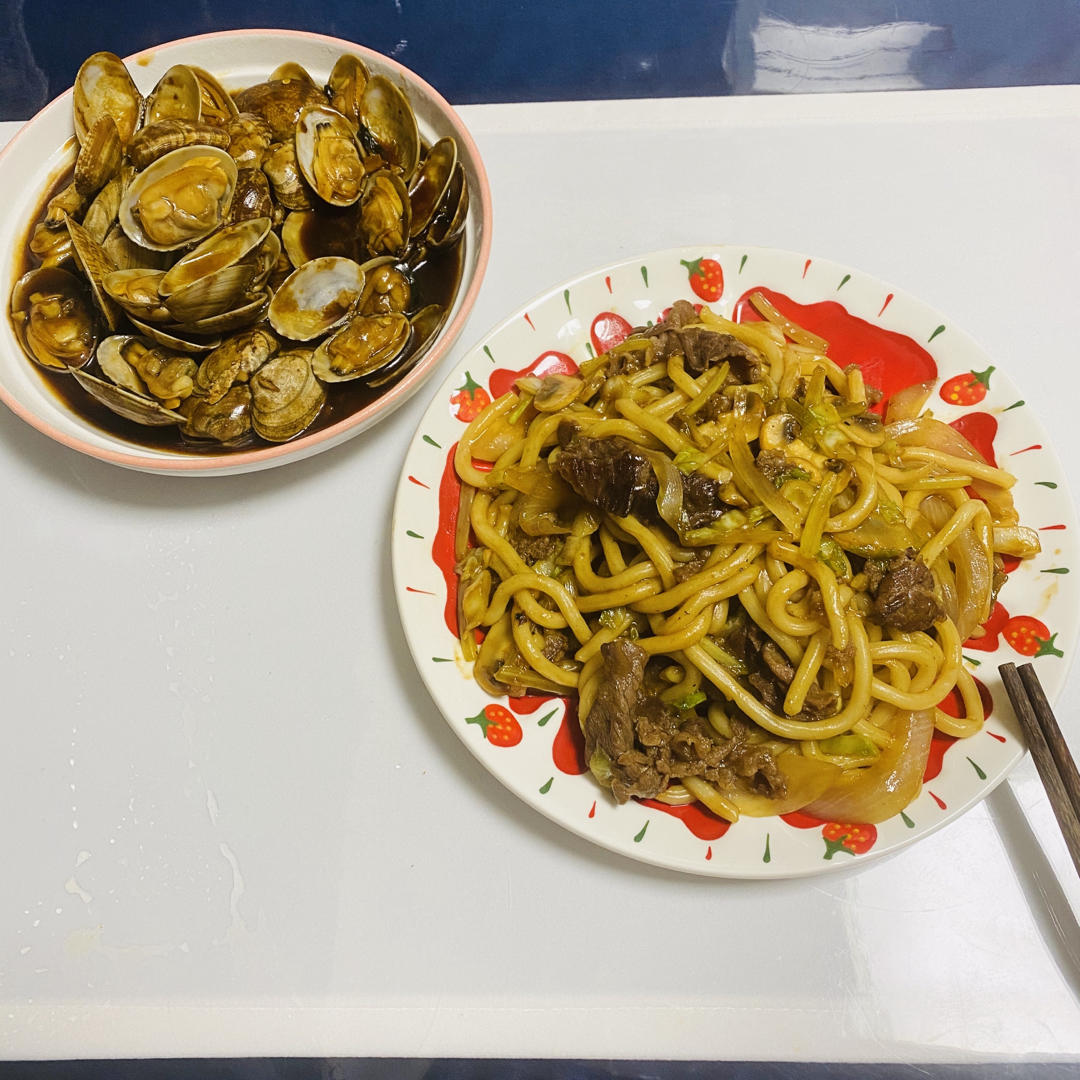 黑椒牛肉炒乌冬