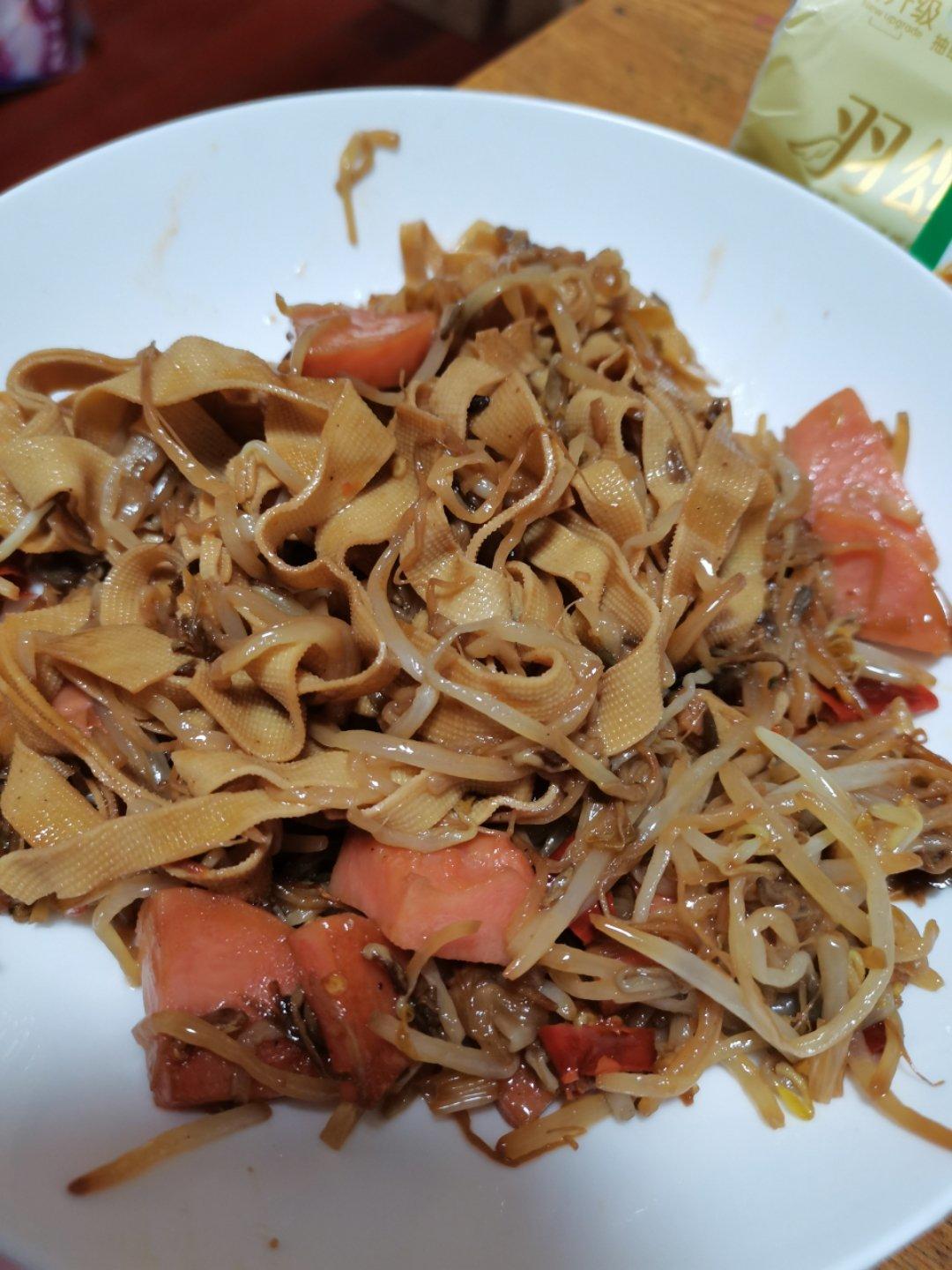 豆芽韭菜炒干豆腐