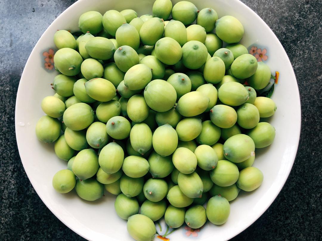 新鲜莲子排骨汤