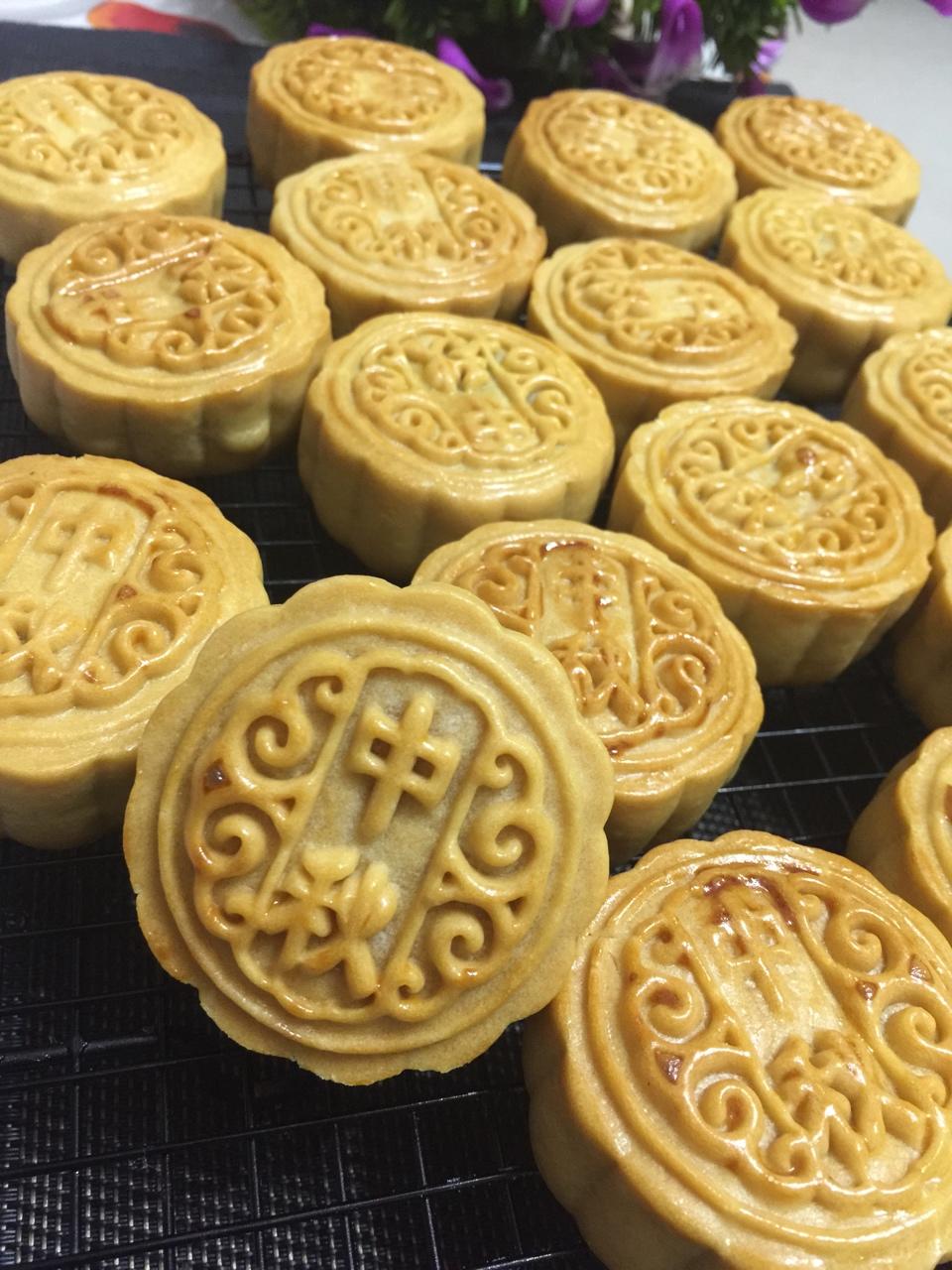 广式月饼—蛋黄莲蓉月饼