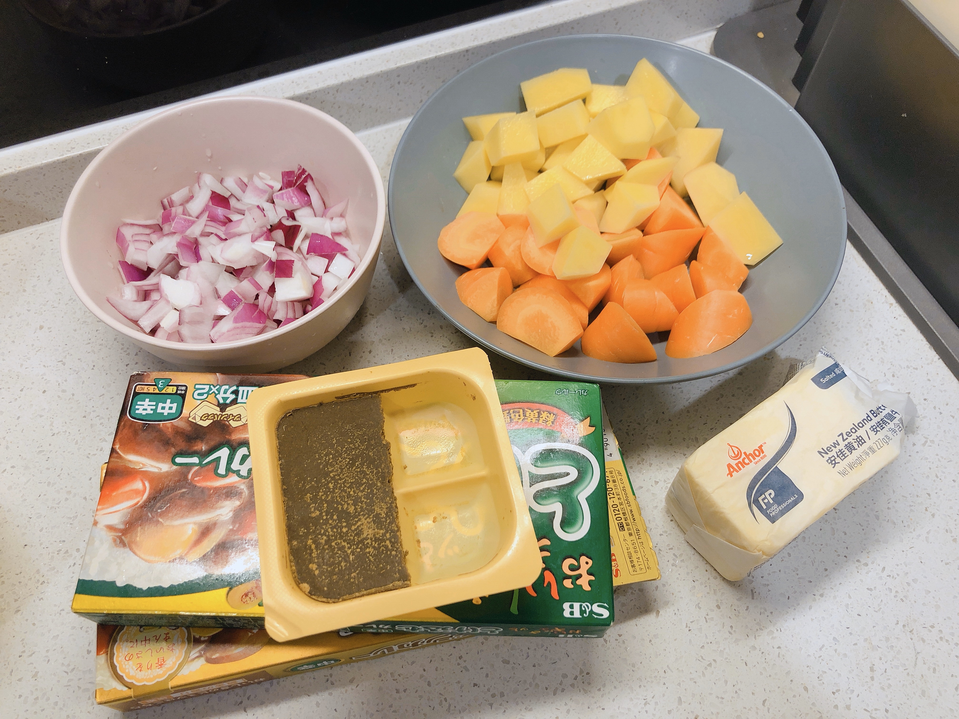 香浓的日式咖喱牛肉饭的做法 步骤1