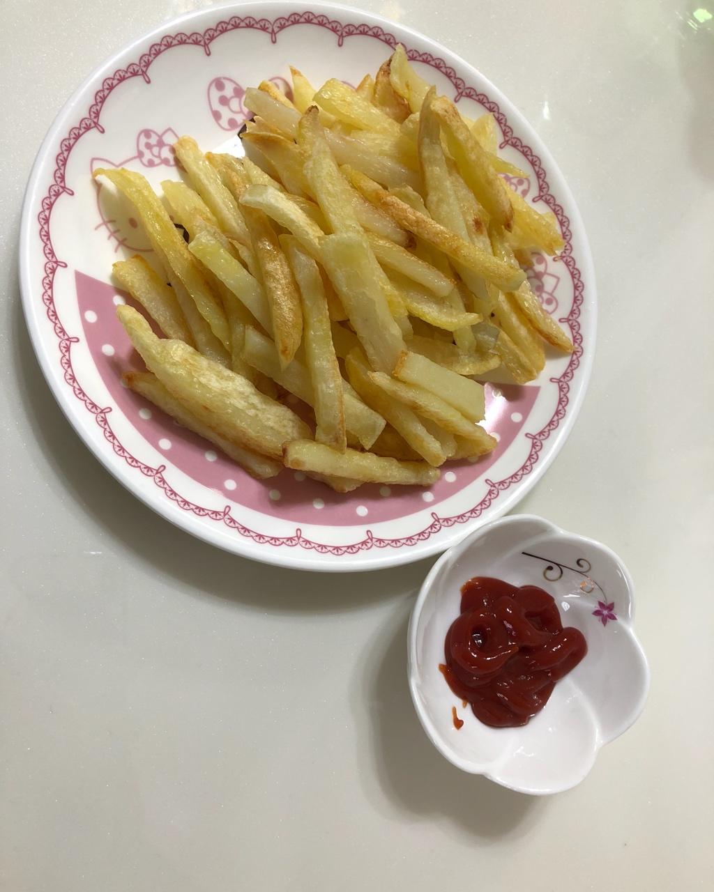 谁说孩子不能吃薯条？别人家孩子吃薯条也健康！
婴儿烤箱版薯条