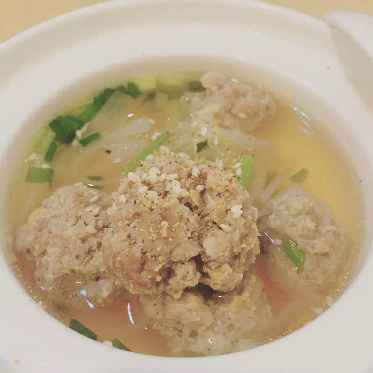 【10分钟系列】白萝卜豆腐圆子汤