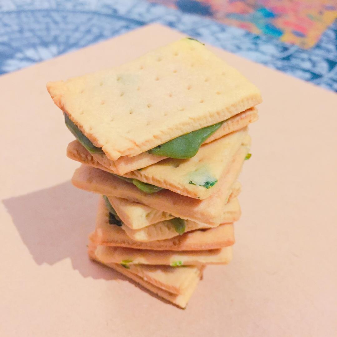 嘎嘣脆——香葱苏打饼干