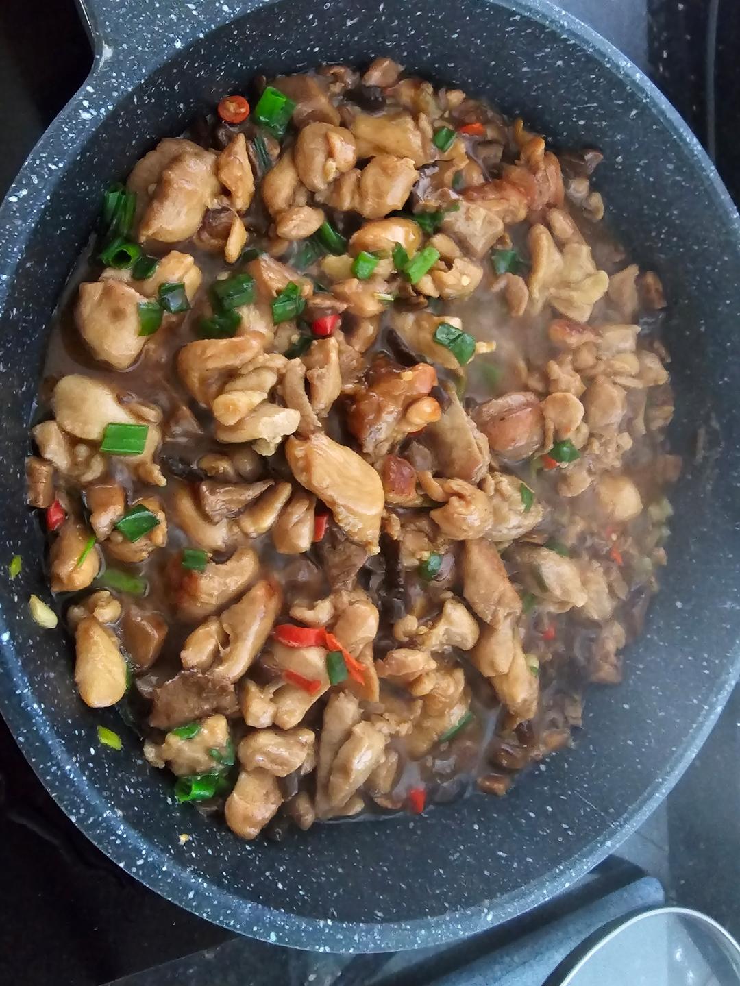 好吃的香菇焖鸡