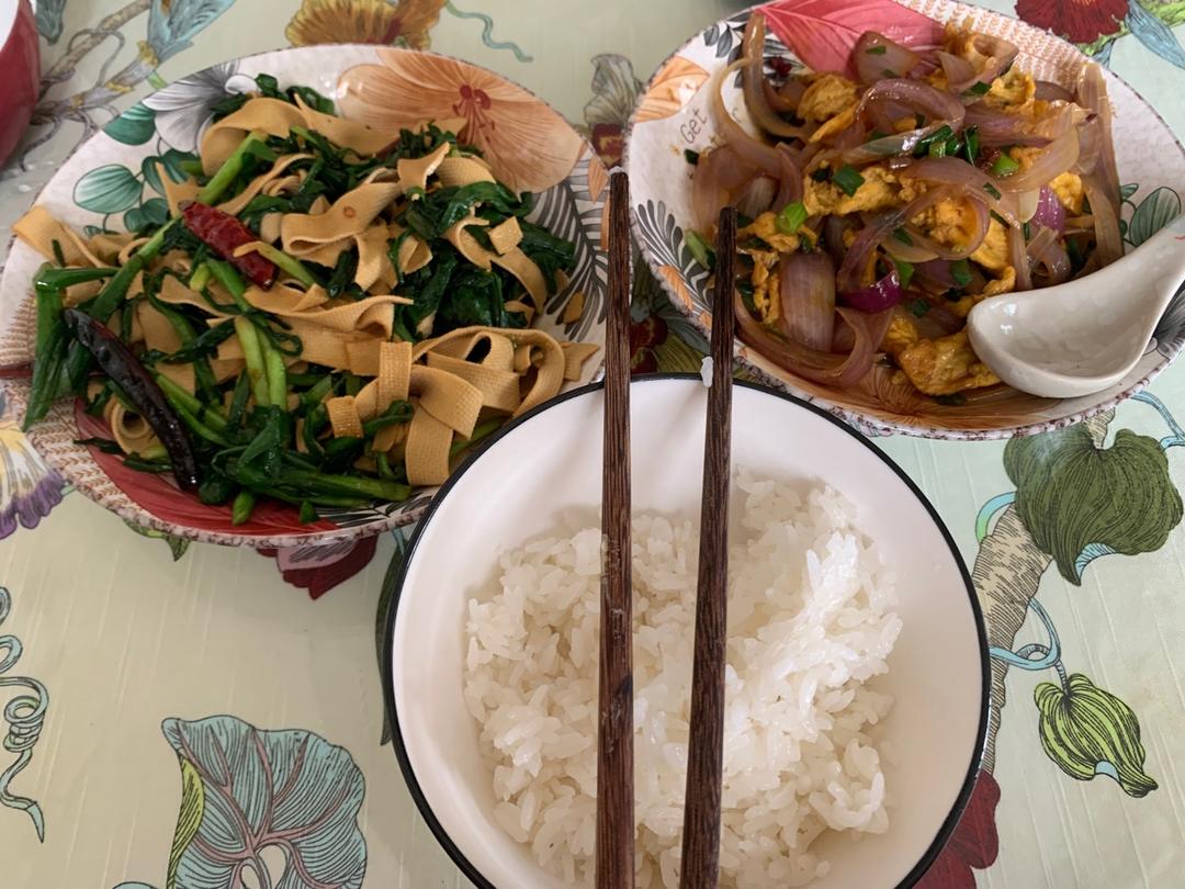 快手韭菜炒千张