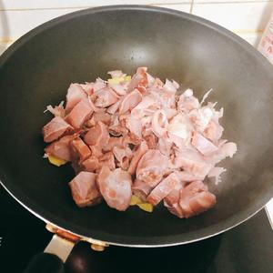 咸鸡腿煮腌白菜（妈妈的味道）的做法 步骤5