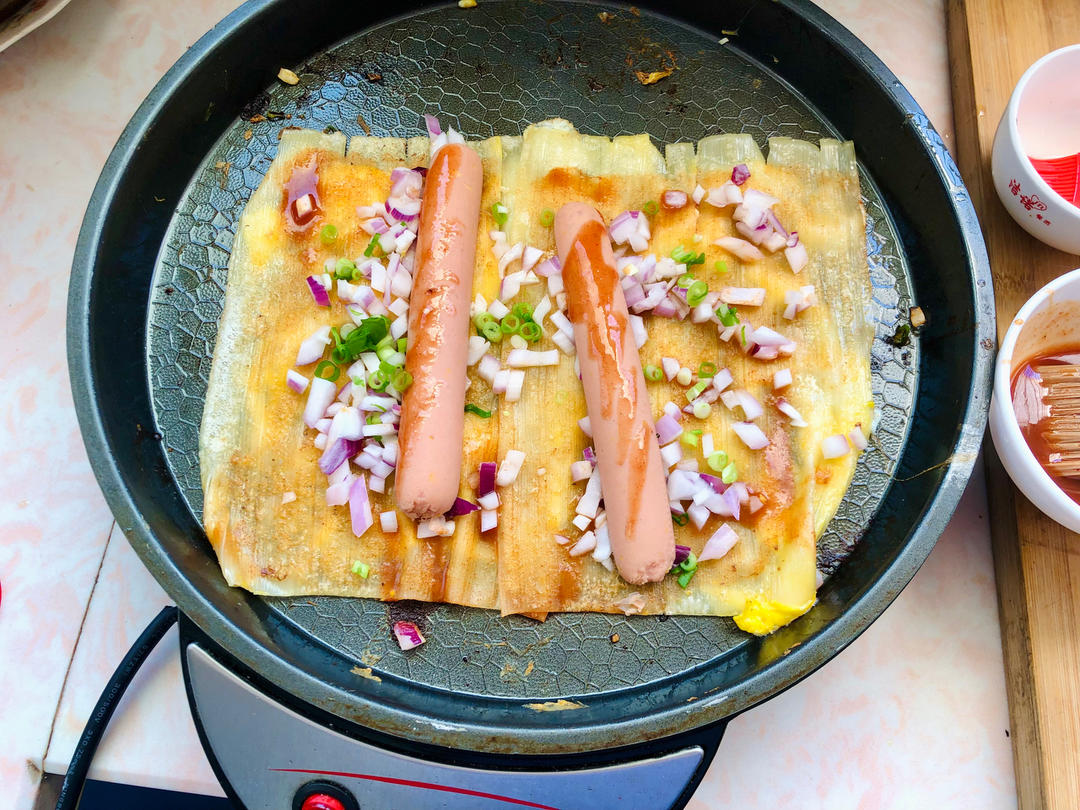 【东北烤冷面】热乎乎的烤冷面，8元吃饱真划算！