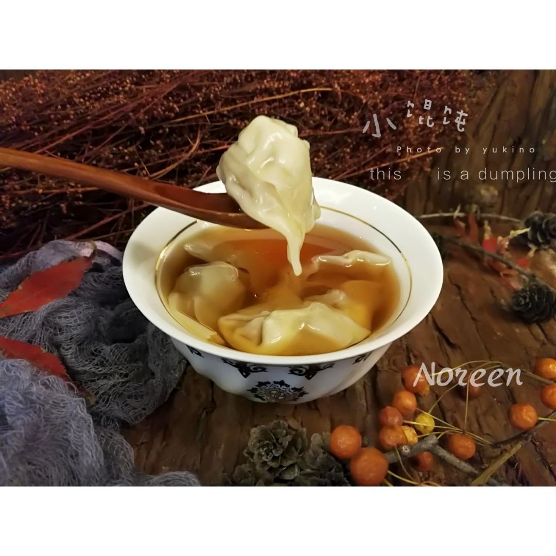 自已做的荠菜虾肉大馄饨