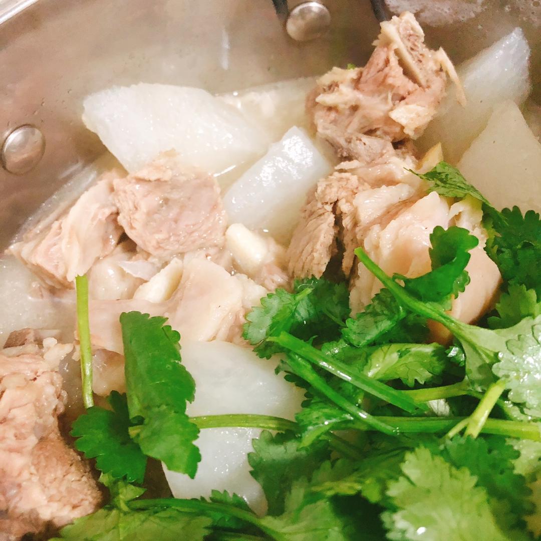 羊肉炖白萝卜
