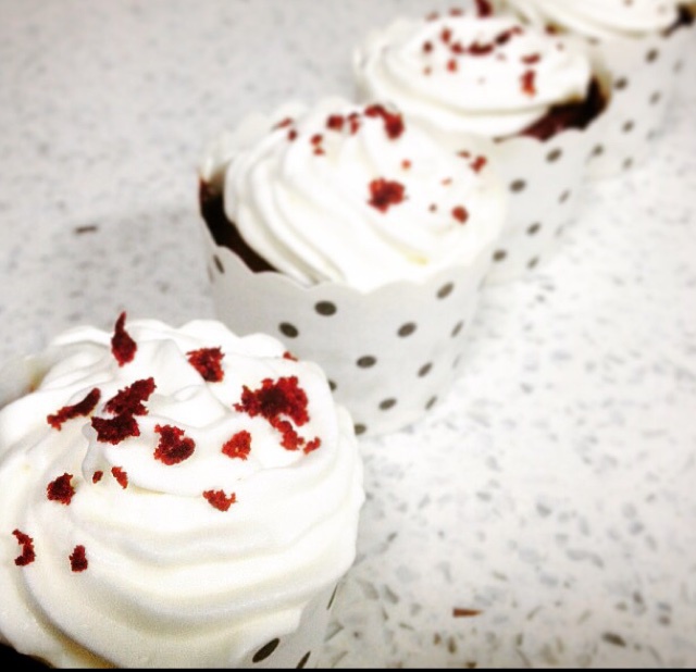 经典红丝绒杯子蛋糕（red velvet cupcake）