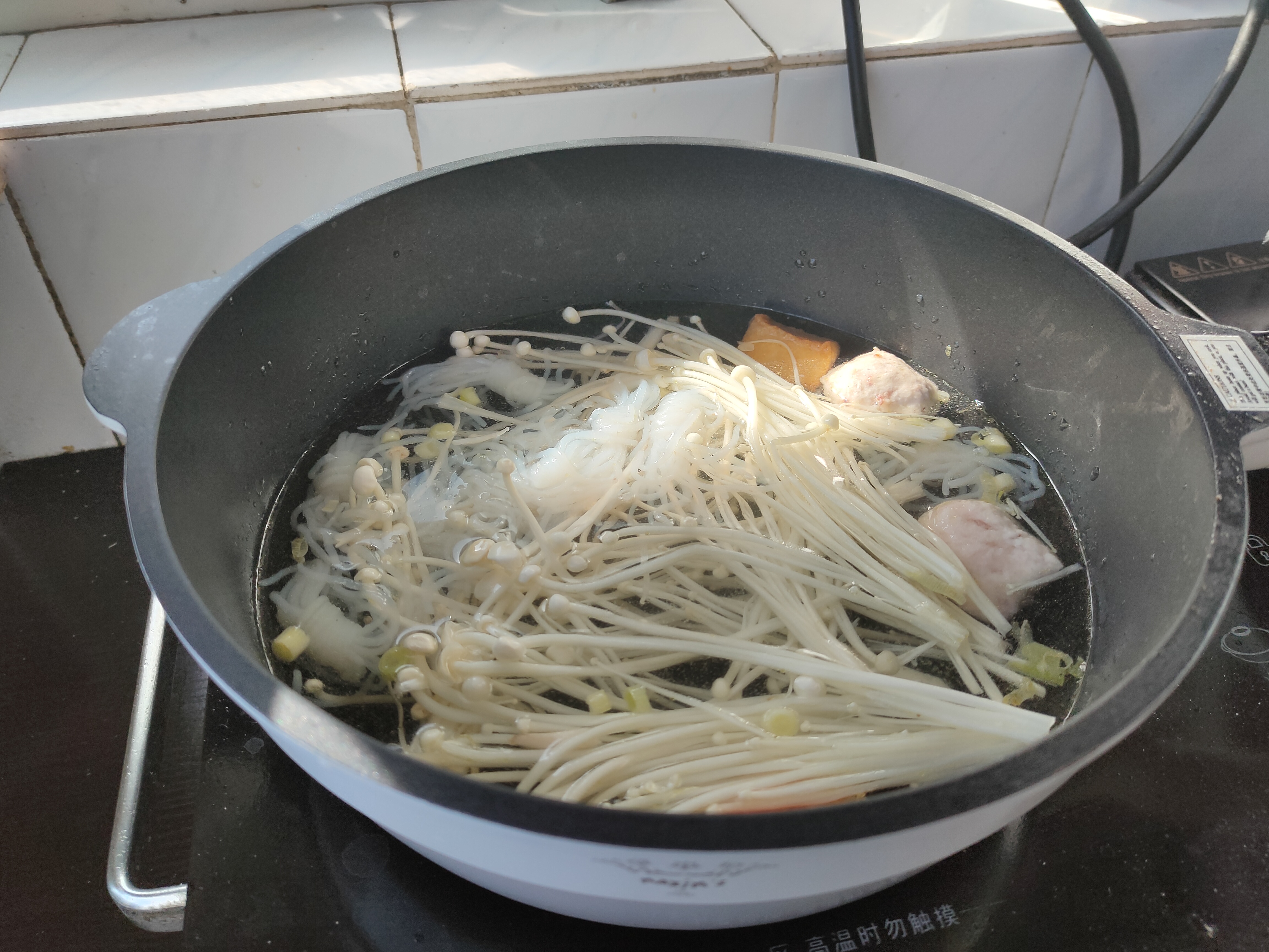 菠菜蛤蜊汤的做法 步骤4