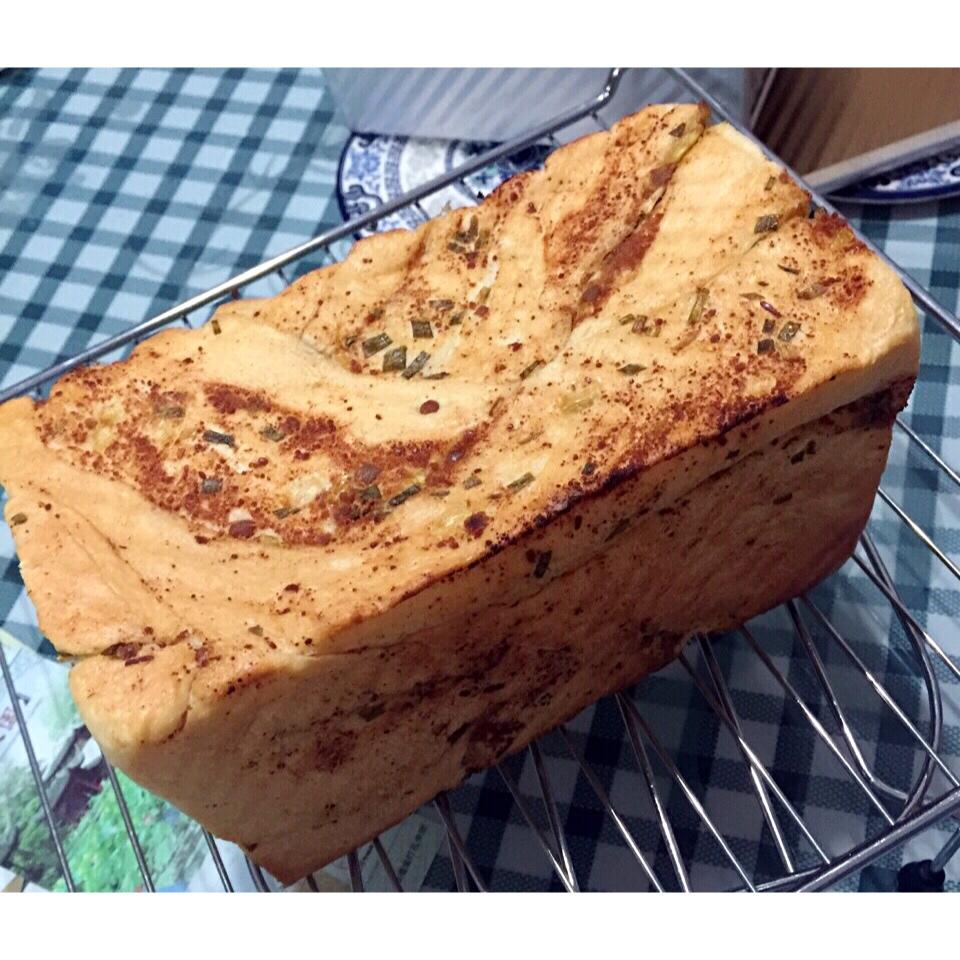 香葱肉松手撕吐司