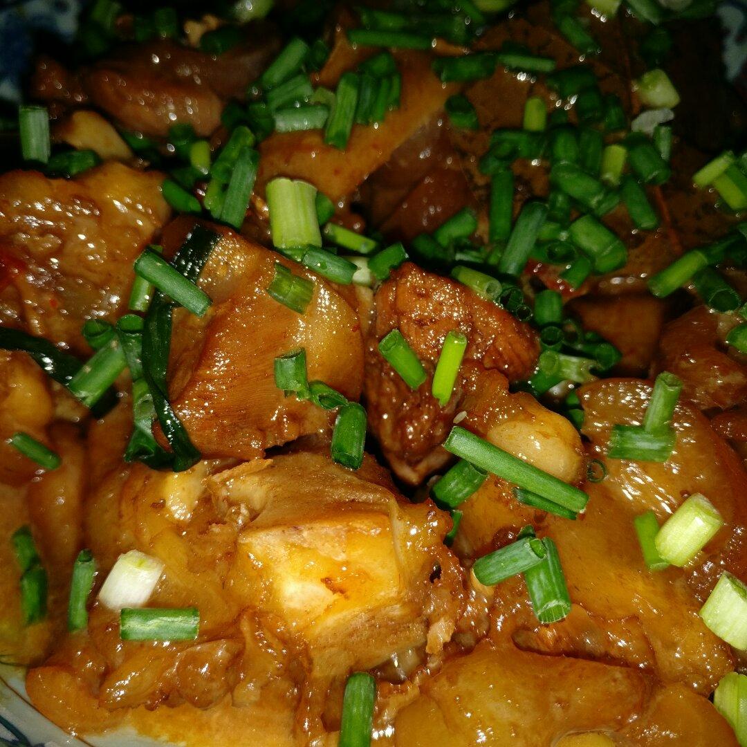 美味的家常菜：红烧猪蹄