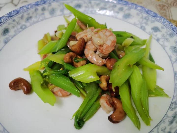 10分钟出锅的【西芹腰果炒虾仁】，清甜脆爽好吃不胖