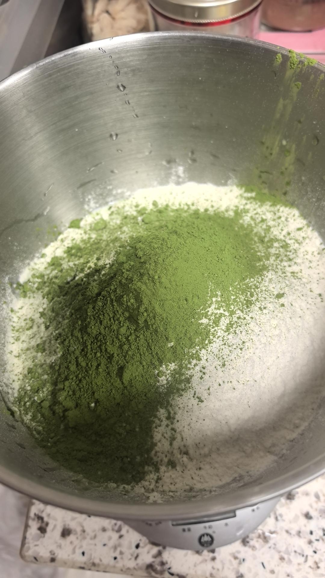柔软的像云朵~抹茶红豆牛奶哈斯面包
