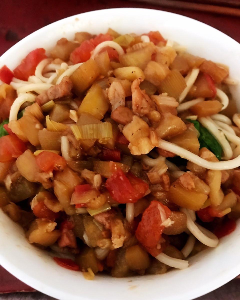 茄子肉丁打卤面