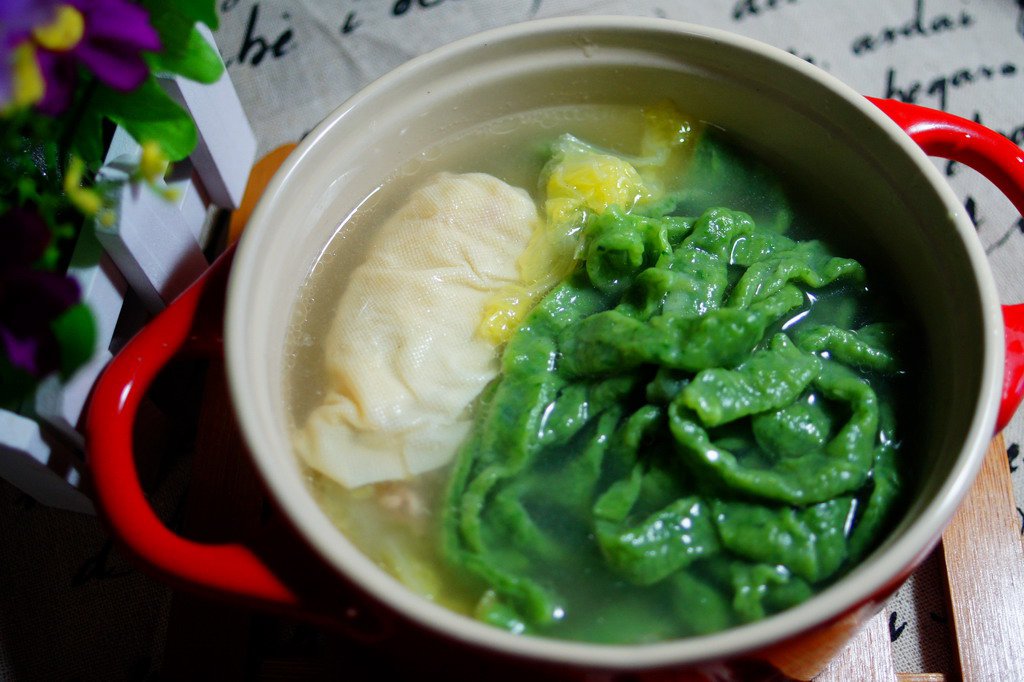 茄汁麻酱鸡丝菠菜面