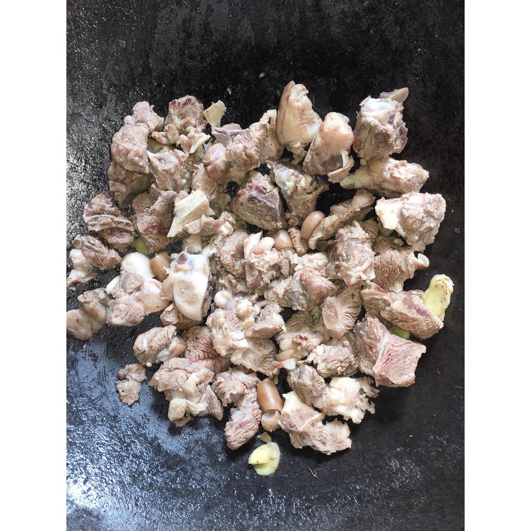 清炖羊肉汤