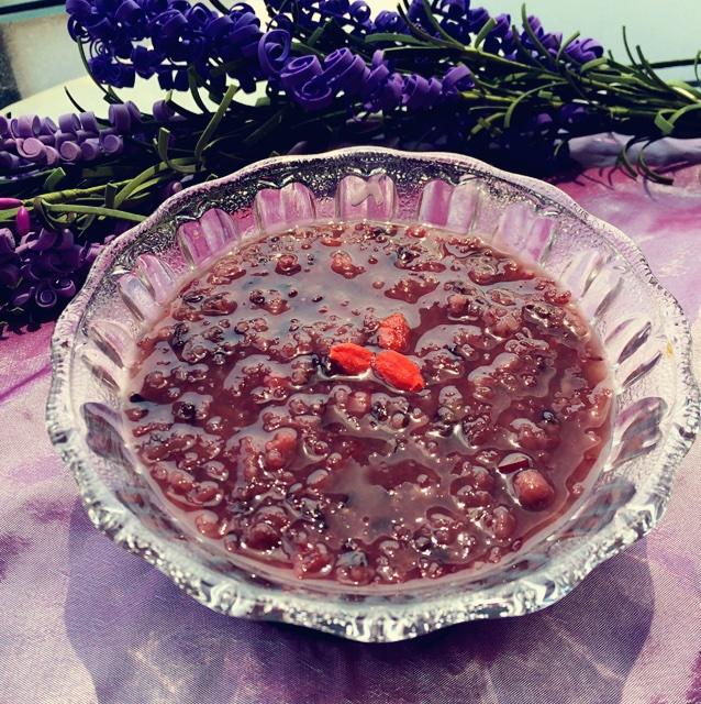黑米薏仁红枣粥（高压锅版）的做法