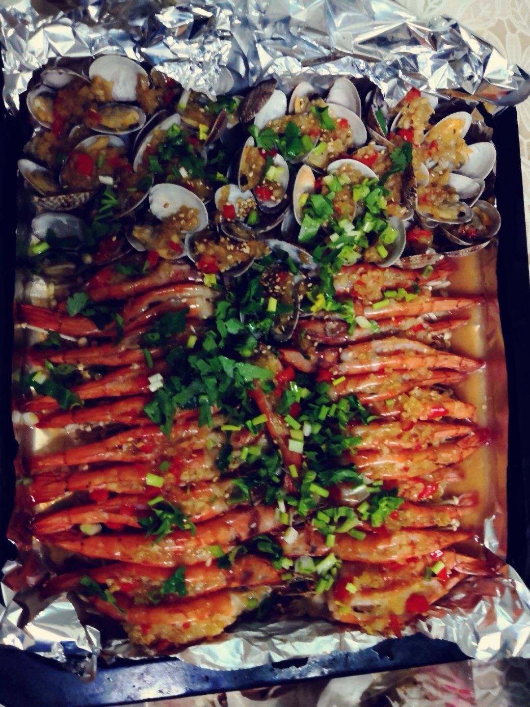 蒜蓉金针菇烤花蛤虾