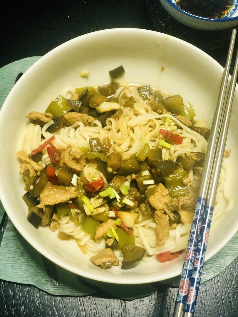 茄子肉丁打卤面